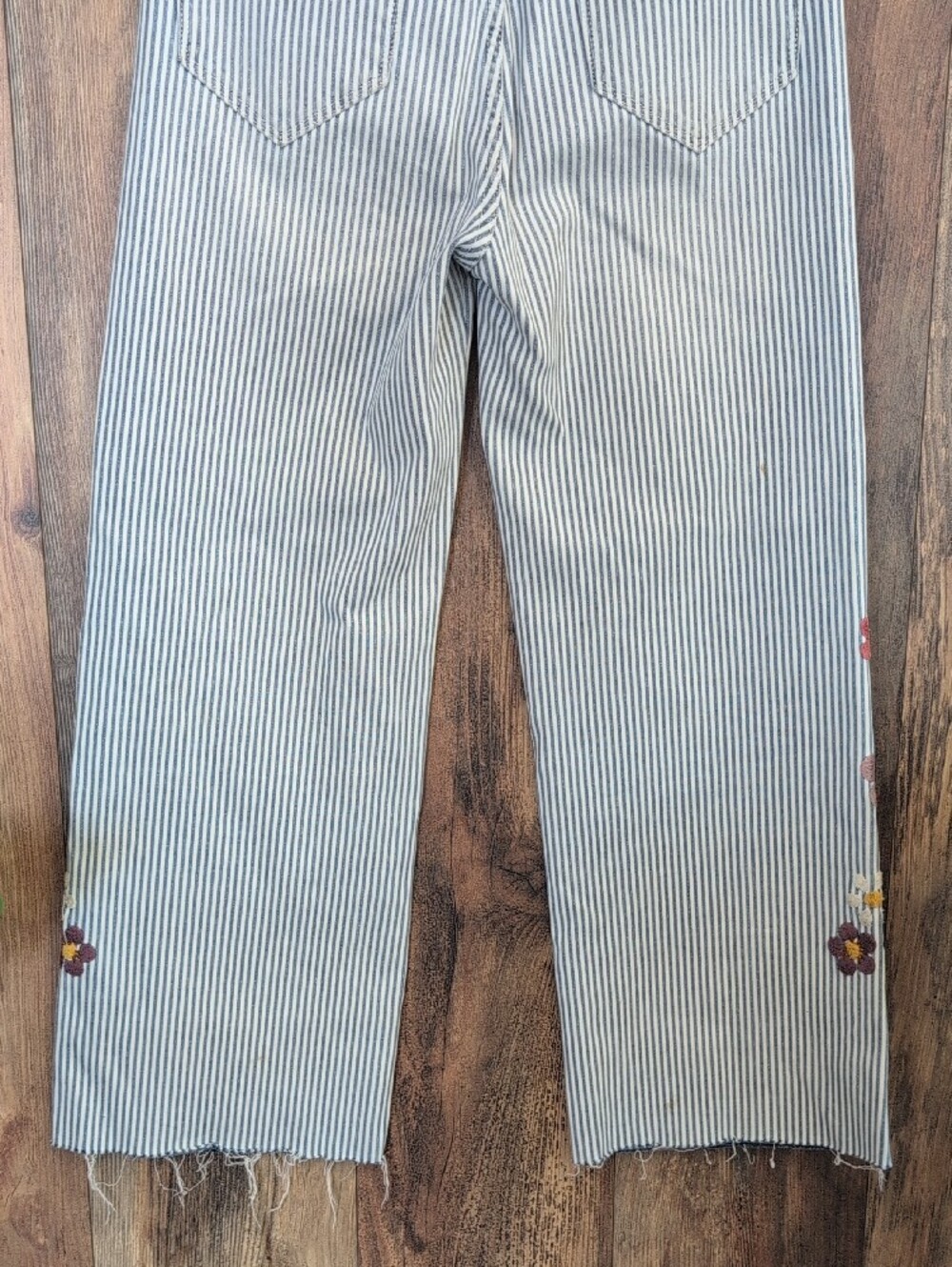 DRIFTWOOD PinStriped Wide Leg Floral Embroidery Fray Hem Jeans 25 710A - Picture 5 of 9
